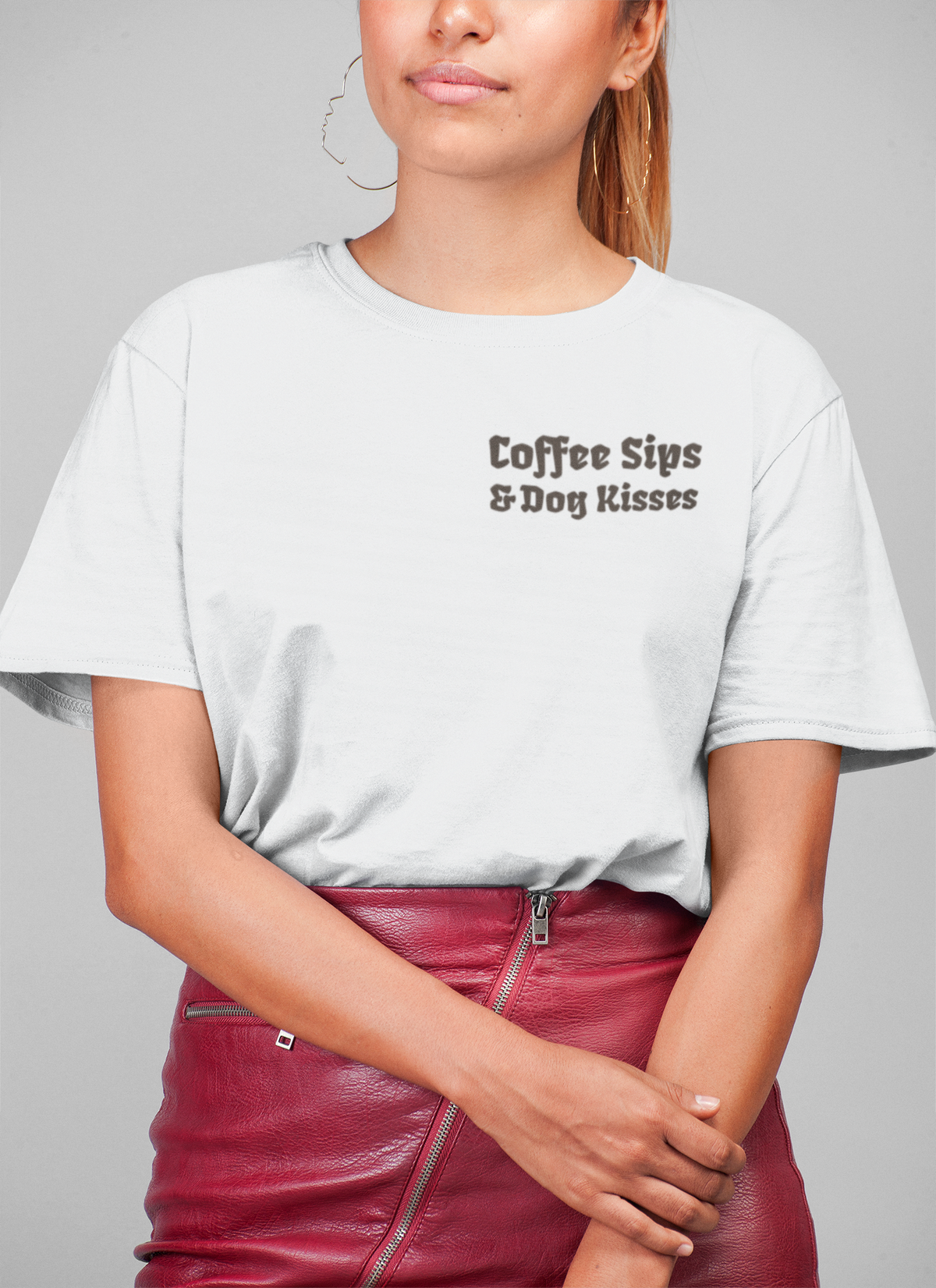 Shirt "Coffee Sips & Dog Kisses"